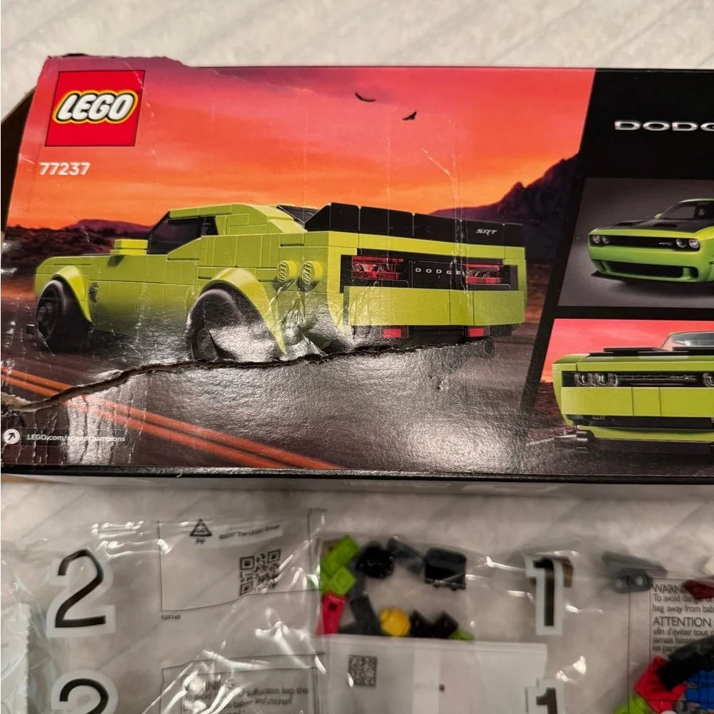 LEGO Speed Champions Green and Black Set Dodge‎ Challenger SRT Hellcat